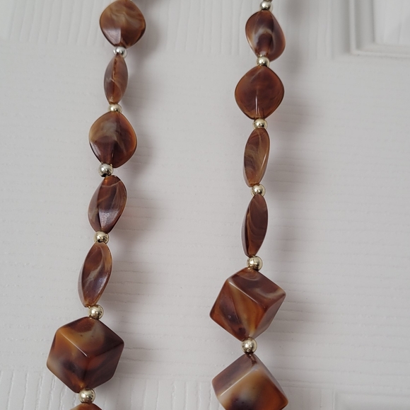 Chunky Resin Beaded Necklace with Silver details. - Picture 3 of 6